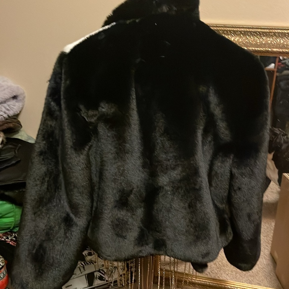 Colorblock Faux Fur Jacket - Picture 10 of 10